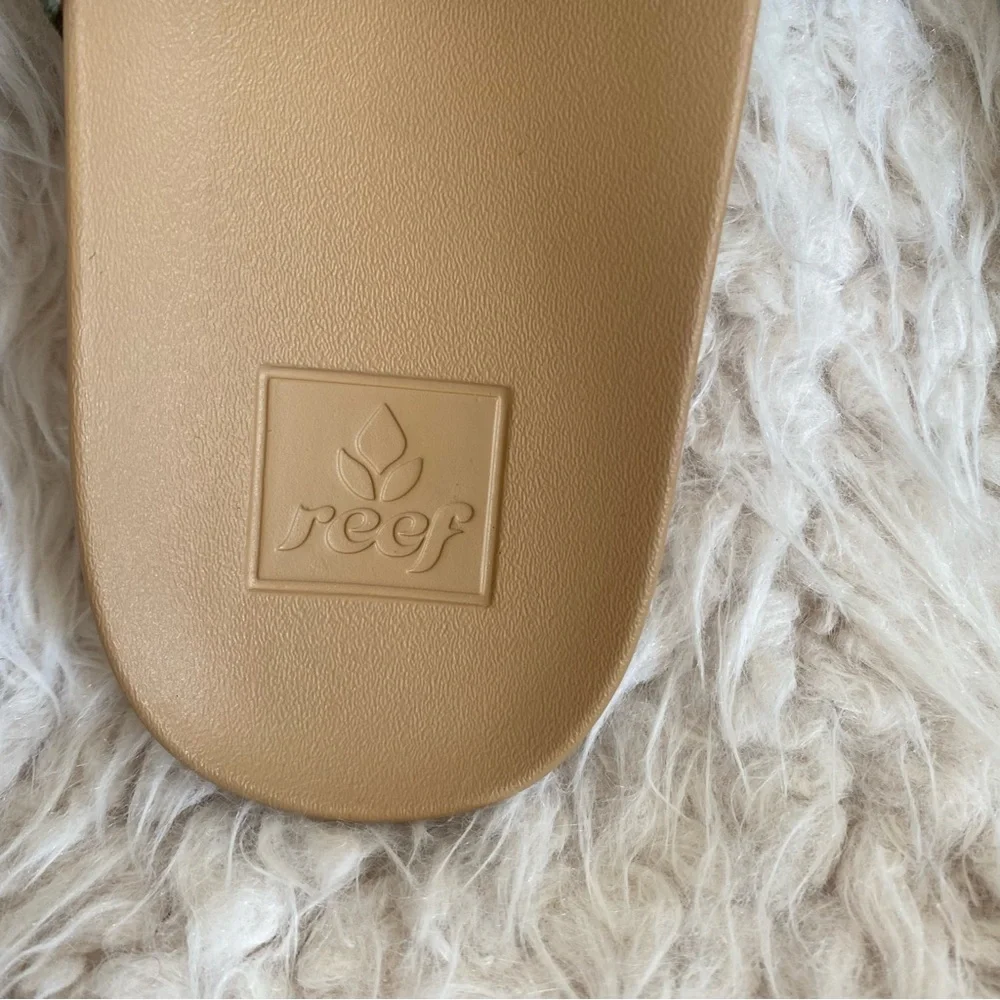 NWOT REEF Cushion Vista Studded Slide Sandals Olive Green Gold Studs Size 7 - Picture 4 of 9